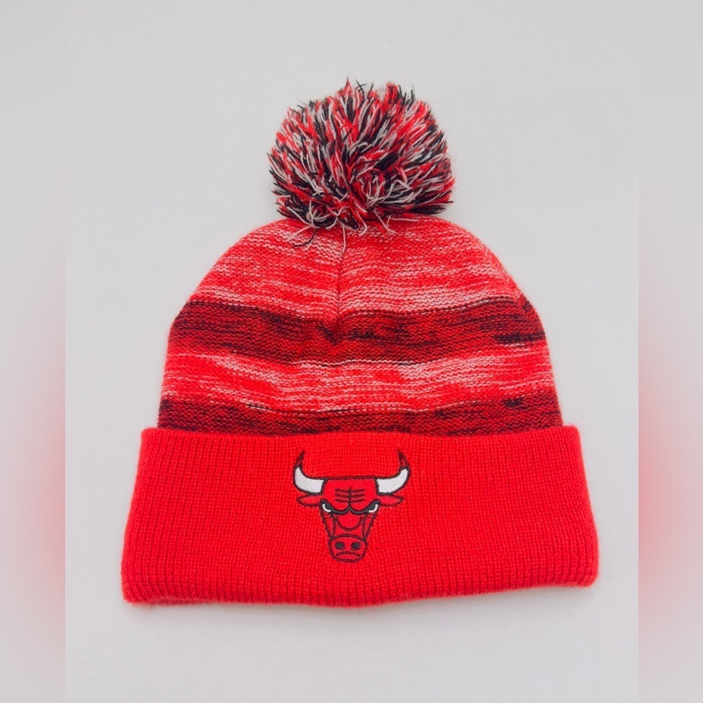 Chicago Bulls NBA Adult Biggest Fan Pom Knit Beanie Hat One Size